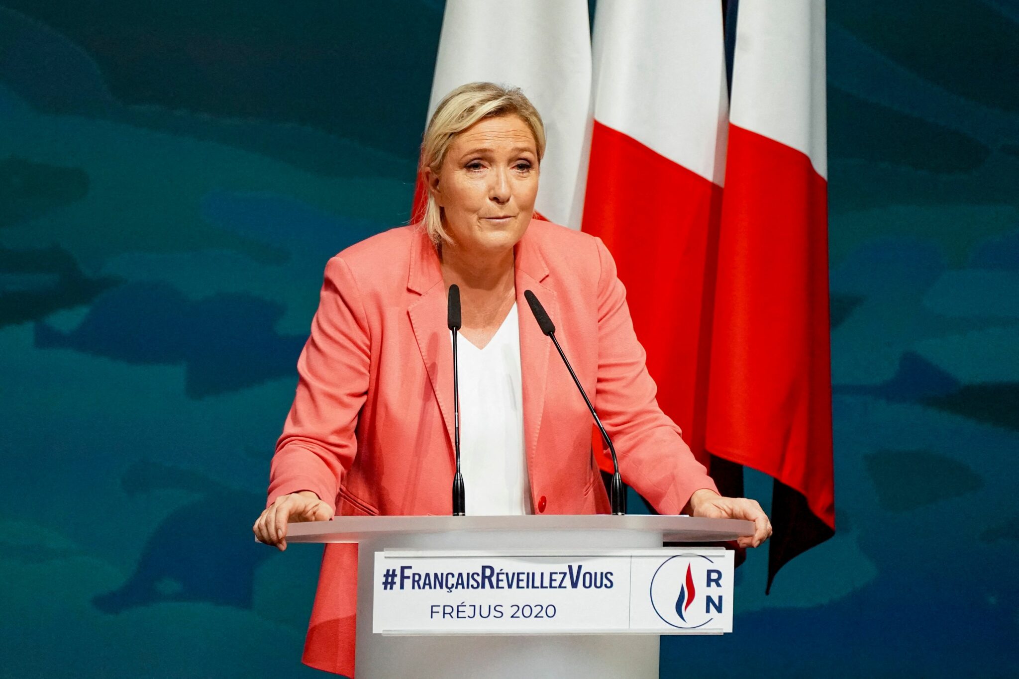 VIDEO - Cyril Hanouna appelle Marine Le Pen en direct : son drôle de ...